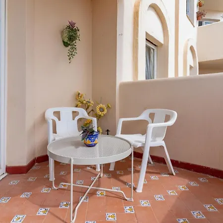 Cozy With Sea Views Апартаменты *