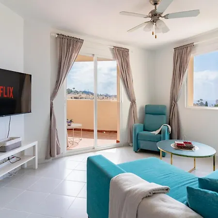 Cozy With Sea Views Апартаменты