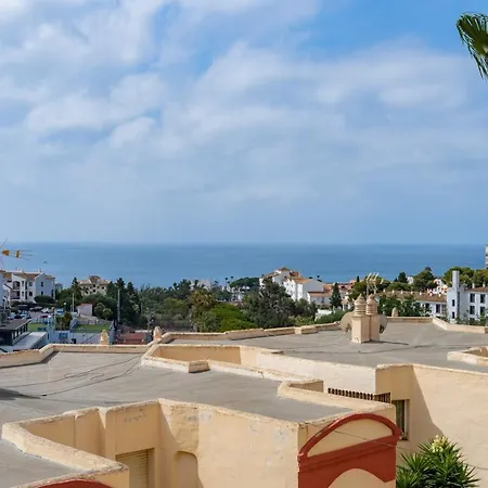 Cozy With Sea Views Михас